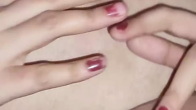 Sıcak Hint Kızı Bu Videoda Cfnm Ve Derin Boğaz Alıyor