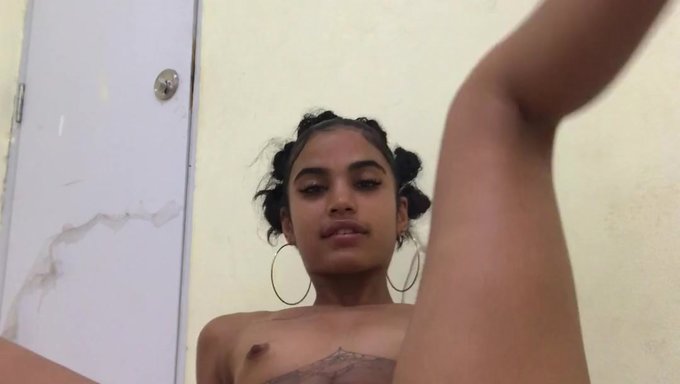 Kraliçe Zendeya'Nın Acımasız Dildo Ve Yoga Seansı