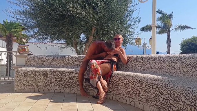 Selena'Nın Amatör Seks Oyunları Ve Topuklu Ayakkabılarla Fetiş Yemek