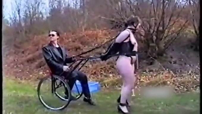 Ponpon Kızlar Bdsm Eğitiminde Sırayla Geçiyorlar
