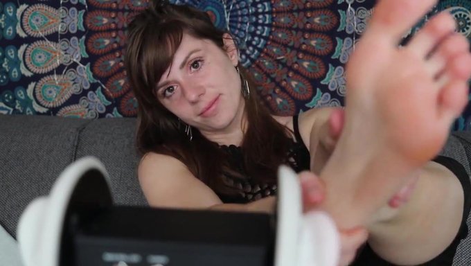 Ayak Fetişi Masajı, Asmr Fısıltıları Ve Ayak Parmaklarıyla