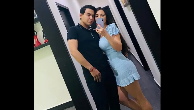Meksikalı Bir Milf, Sik Üzerinde Iyi Bir Sürüş Yapıyor Ve Zevkle Inliyor.