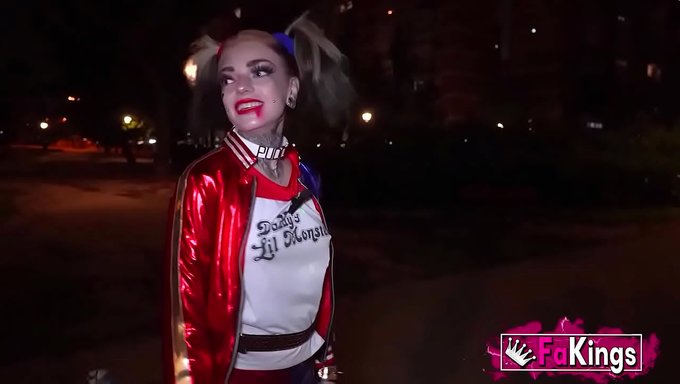 Harley Quinn'I Seksi Lady Medusa'Nın Ağzından Baştan Çıkarmanın Nihai Rehberini Edinin.
