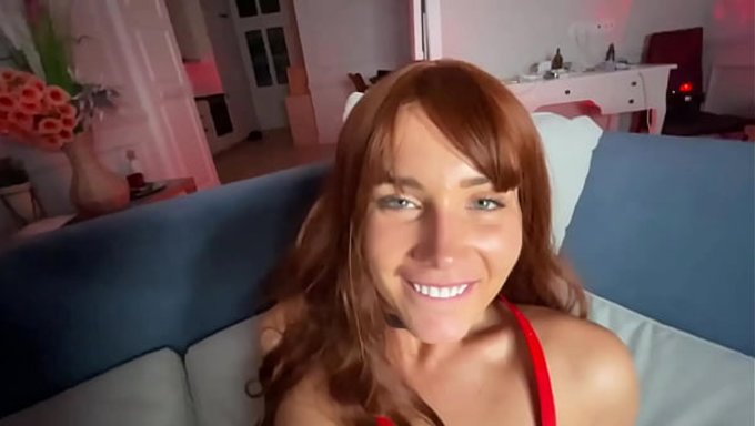 Rus Hatun, Yakışıklı Bir Adamla Ateşli Bir Seks Yapıyor Ve Sonunda Orgazma Ulaşıyor.