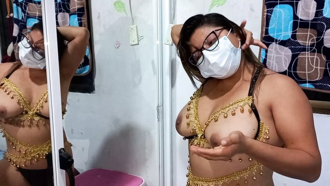 Hintli Üniversite Kızı, Üvey Babasıyla Biseksüel Seksin Tadını Çıkarıyor
