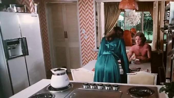 Yasak Erotizmde Olgun Milf (1980)