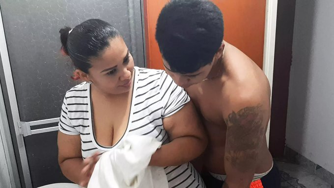 Milf'In Oral Zevki: Dişlerini Penisimle Fırçala