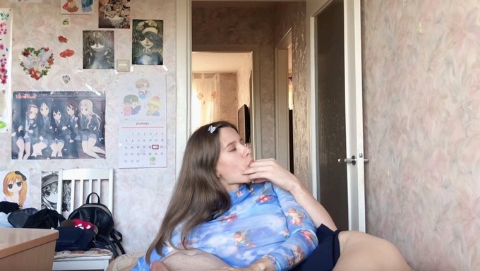 Avrupalı Güzellik Bu Ateşli Amatör Videoda Spermi Yutuyor