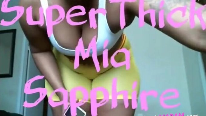 Büyük Kalçalı Kız Ev Yapımı Videoda Mastürbasyon Yapıyor Ve Twerk Yapıyor