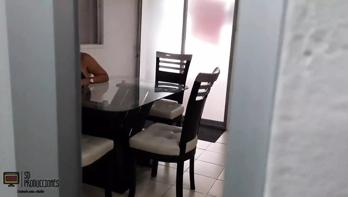 Sıcak Bir Nimfomanyakın Üvey Oğluyla Sıcak Karşılaşmasının 1. Bölümü