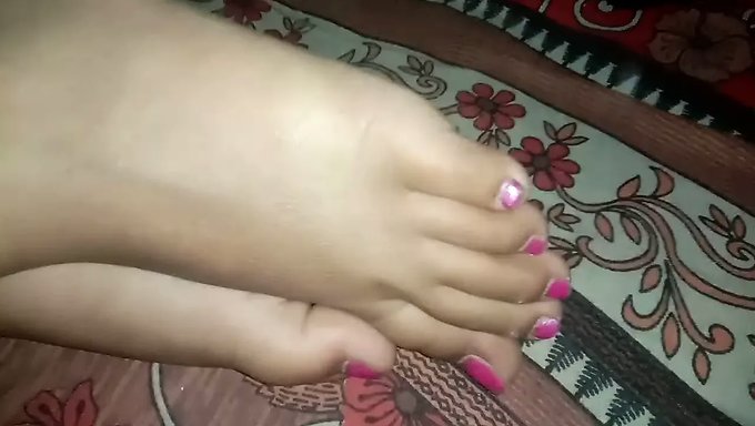 18'Lik Kızın Sevgilisinin Yoğun Penetrasyonunu Çektiği Ev Yapımı Video