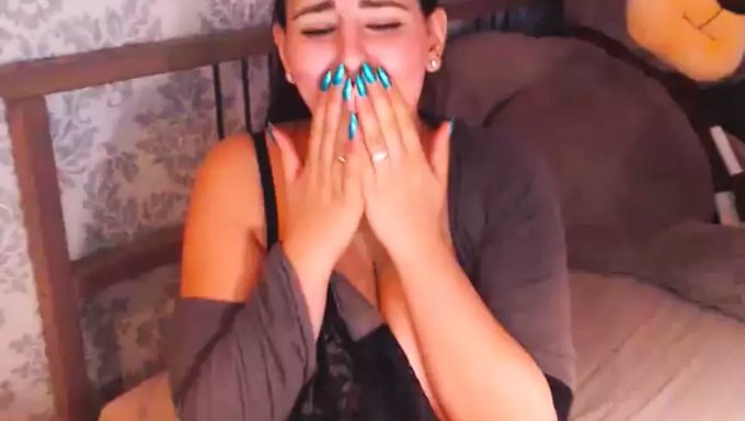 Kıvrımlı Vücutlu Seksi Latin