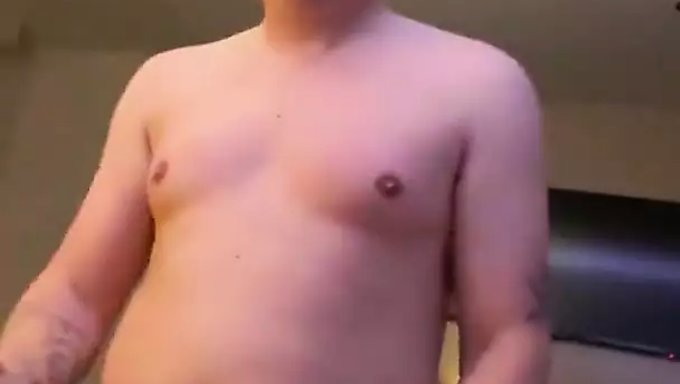 Güzel Şişman Karı Gerdek Gecesinde Grup Seks Talep Ediyor