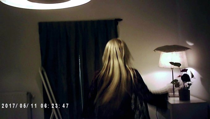 Rus Sarışın Bebek Bu Sıcak Videoda Sybain'In Tadını Çıkarıyor