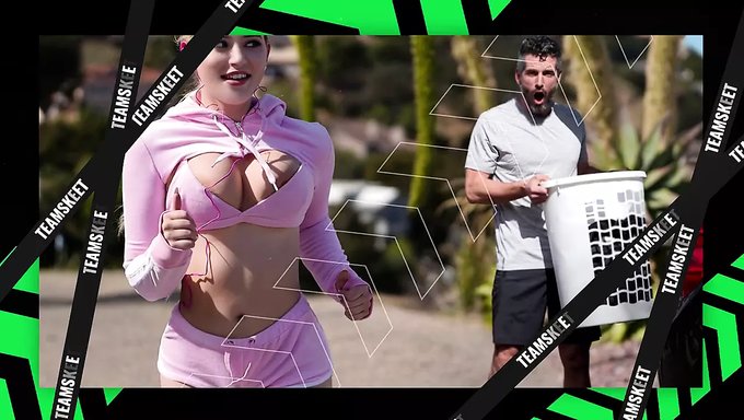 Amatör Genç Fahişe, Üvey Babası Tarafından Amını Siktiriyor