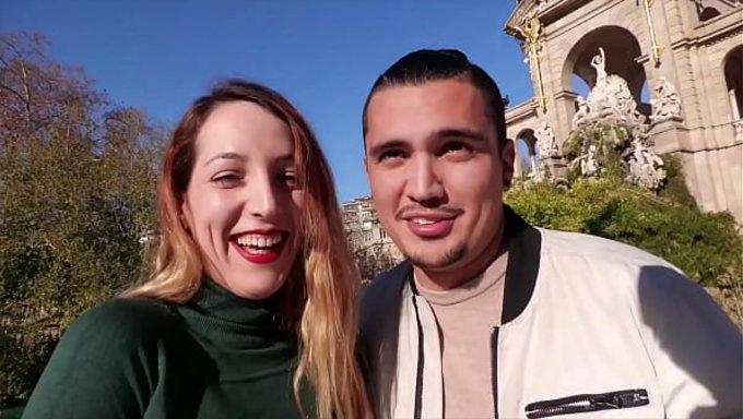 Cılız Liz Rainbow, Sevgilisinin Önünde Teşhirci Tarafını Sergileyerek Sikişiyor.