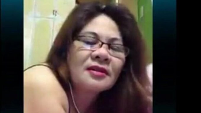 Skype, Muhteşem Olgun Asyalı Kadın Liza Ile Sohbet Ediyor