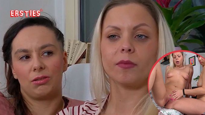 Ayana Ve Julia'Nın Tutkulu Öpücüğü Yoğun Yalama Ve Orgazma Yol Açıyor