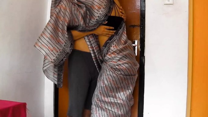 Desi Kızı Bu Sıcak Videoda Eski Sevgilisi Tarafından Beceriliyor