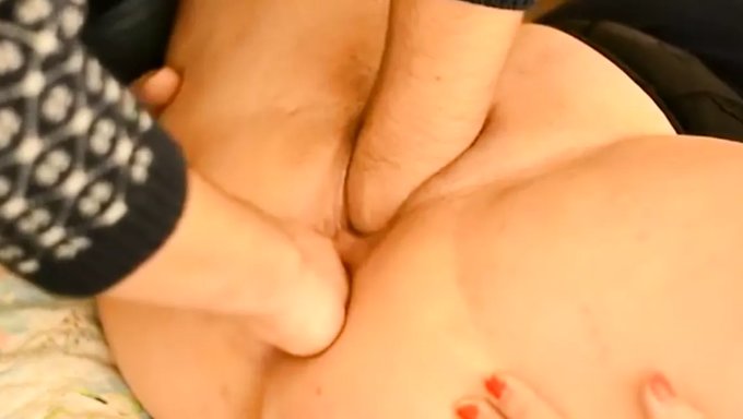 Bulgar Olgun Karısı Kocası Tarafından Çift Penetrasyona Uğrar