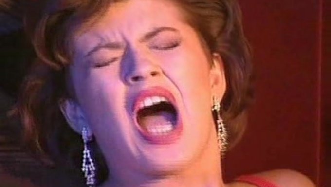 Fransız Vintage Milf Klasik Porno Sahnesinde