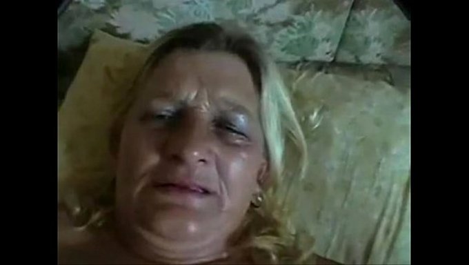 Adam Eve Geldi Ve Karısıyla Seksini Kameraya Aldı.