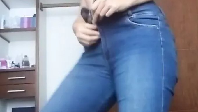 Kocasının Sürprizi: Karısının Sakso Çekmesi Ve Kadının Boşalması