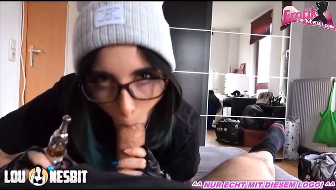 Alman Amatör Genç, Ev Yapımı Pov Videosunda Sigara Içiyor