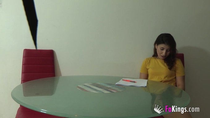 Tutkulu Öğretmen, Öğrencileriyle Yoğun Seksin Tadını Çıkarıyor