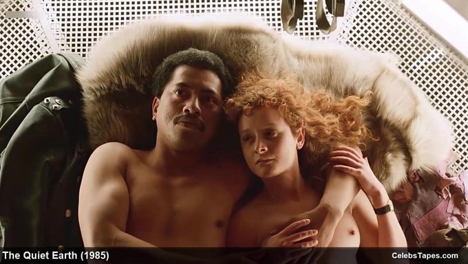 Ünlü Alison Routledge, Sıcak Ve Sıcak Film Sahnelerinde Hepsini Sergiliyor