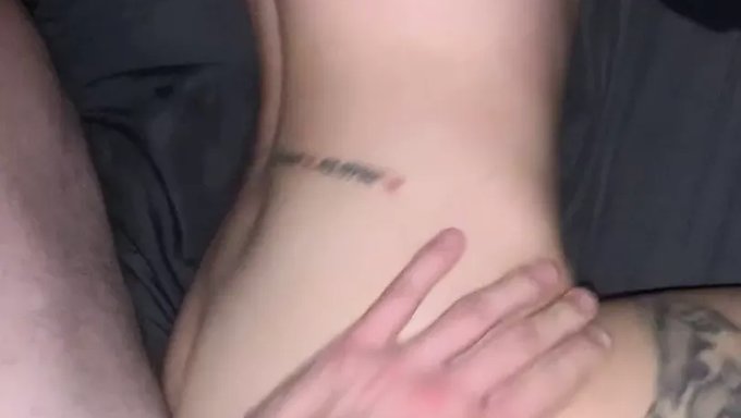 Büyük Popolu 18 Yaşındaki Kızla Sert Seks