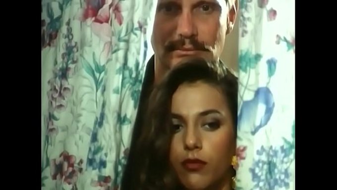 Geçmişten Gelen Ateşli Bir Erotik Film.