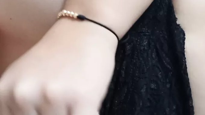Doruk Noktasına Parmaklarımla Kendimi: Kolombiyalı Bir Kızın Pov'Su