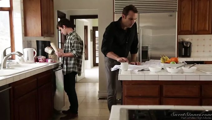 Göğüslü Molly Manson Ve Steven St.Croix Sıcak Bir Üçlüde