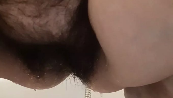 Büyük Doğal Göğüslere Sahip Milf Islanıyor Ve Vahşi Bir Şekilde Sikişiyor