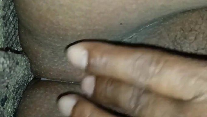 Baldız Oral Seks Ve Büyük Popo Ile Ilk Deneyimini Yaşıyor