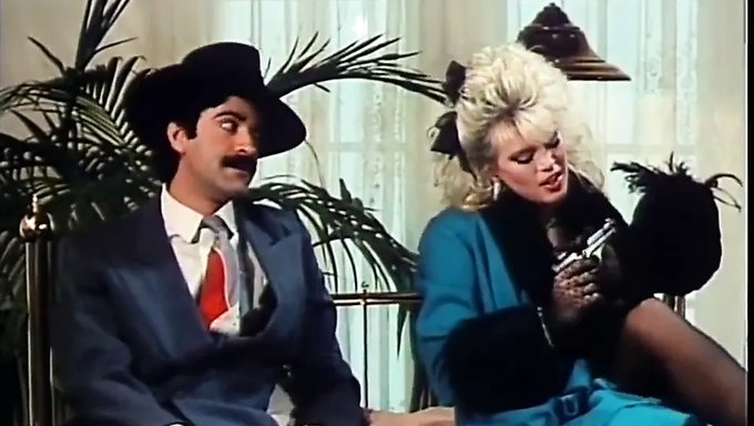 Islak Ve Vahşi: Dar Amcık Sikme