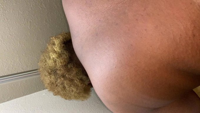 Genç (18+) Ev Yapımı Videoda Kontrolü Ele Alıyor