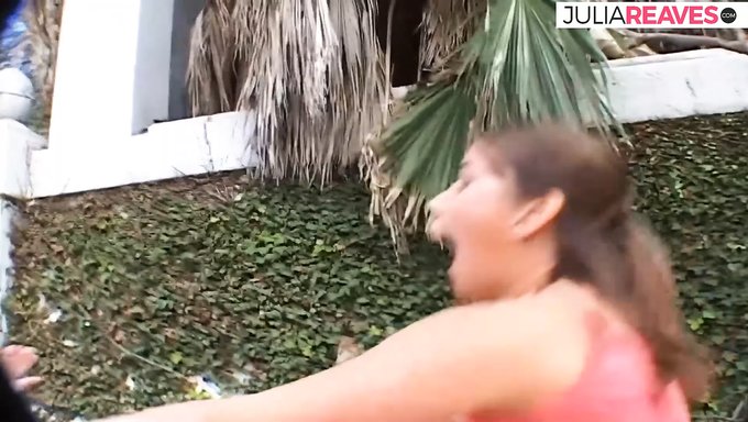 18+ Disco'Da Bir Genç Fahişeyle Sakso Ve Popo Yalama
