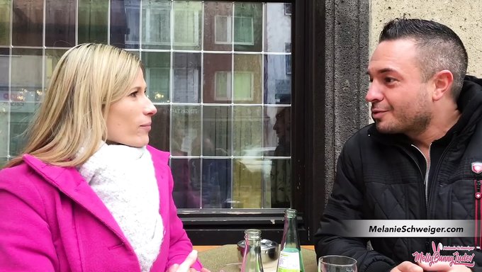 Alman Melly Ev Yapımı Bir Videoda Prezervatif Olmadan Sikişiyor