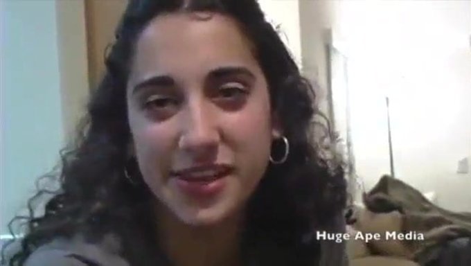 Hintli Fahişe Cowgirl Pozisyonunda Sikişiyor