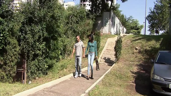 18+ Genç, Sıcak Bir Latin Tarafından Baştan Çıkarılıyor Ve Sikişiyor