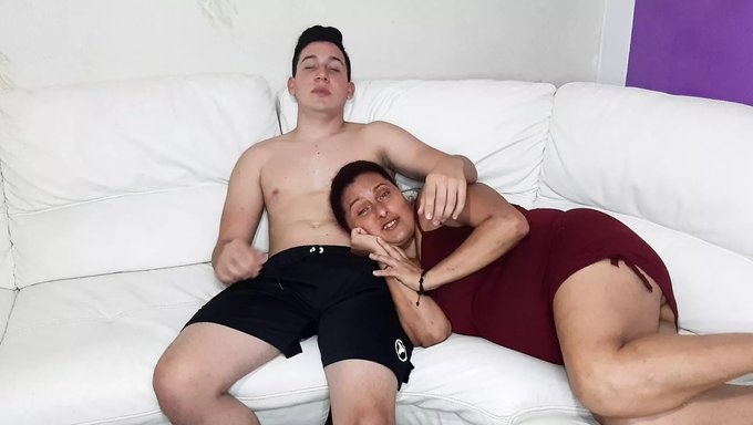 Kızıl Saçlı Üvey Anne Sakso Çekiyor Ve Göt Deliği Yalatılıyor