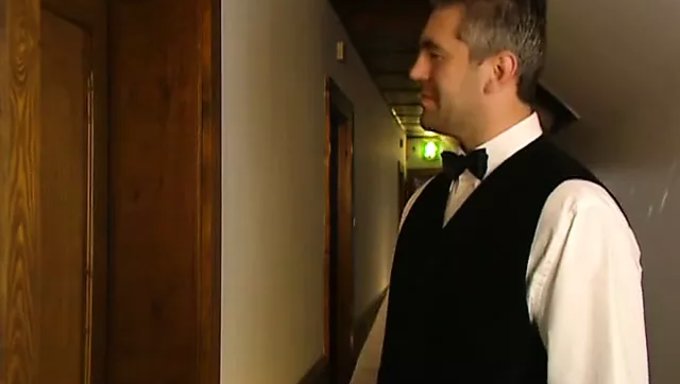 Tıraşlı Amcık Oyun Zamanı, Güzel Bir Otelde