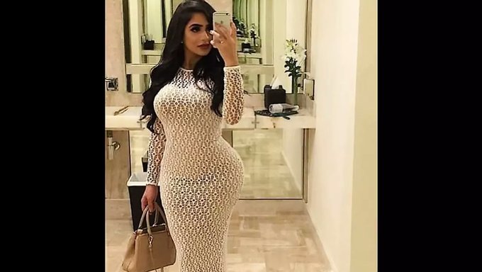 Esmer Latin Kadın Poposunu Siktiriyor