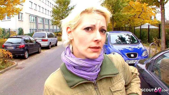 Alman Ev Kadınının Ilk Porno Deneyimi