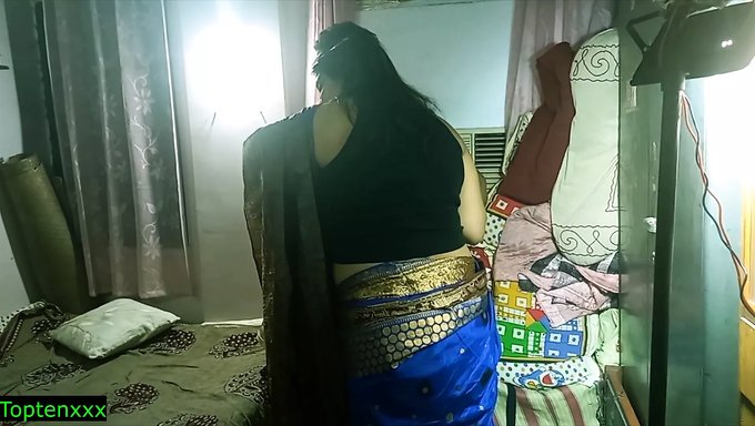 Hintli Teslimatçı, Sıcak Milf Anneyi Cfnm Yolculuğuna Çıkarıyor