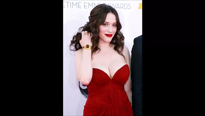 Kat Dennings'In Büyük Göğüslerinin Hoplamasını Ve Zıplamasını Izleyin
