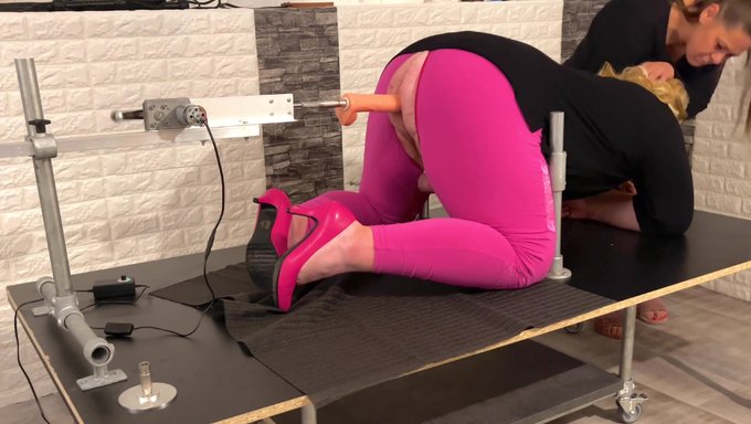 Femdom, Crossdresser Ile Eğleniyor