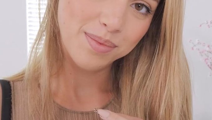 Sarışın Baştan Çıkarıcı Lila Love, Üvey Erkek Kardeşine Açık Bir Şekilde Değiş Tokuş Yaparak Meydan Okuyor - Bölüm 26, Bölüm 12